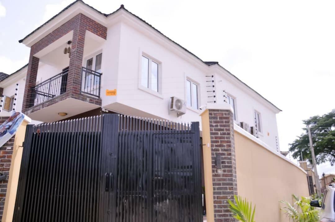 City Nest Hotel Ogombo Exterior photo