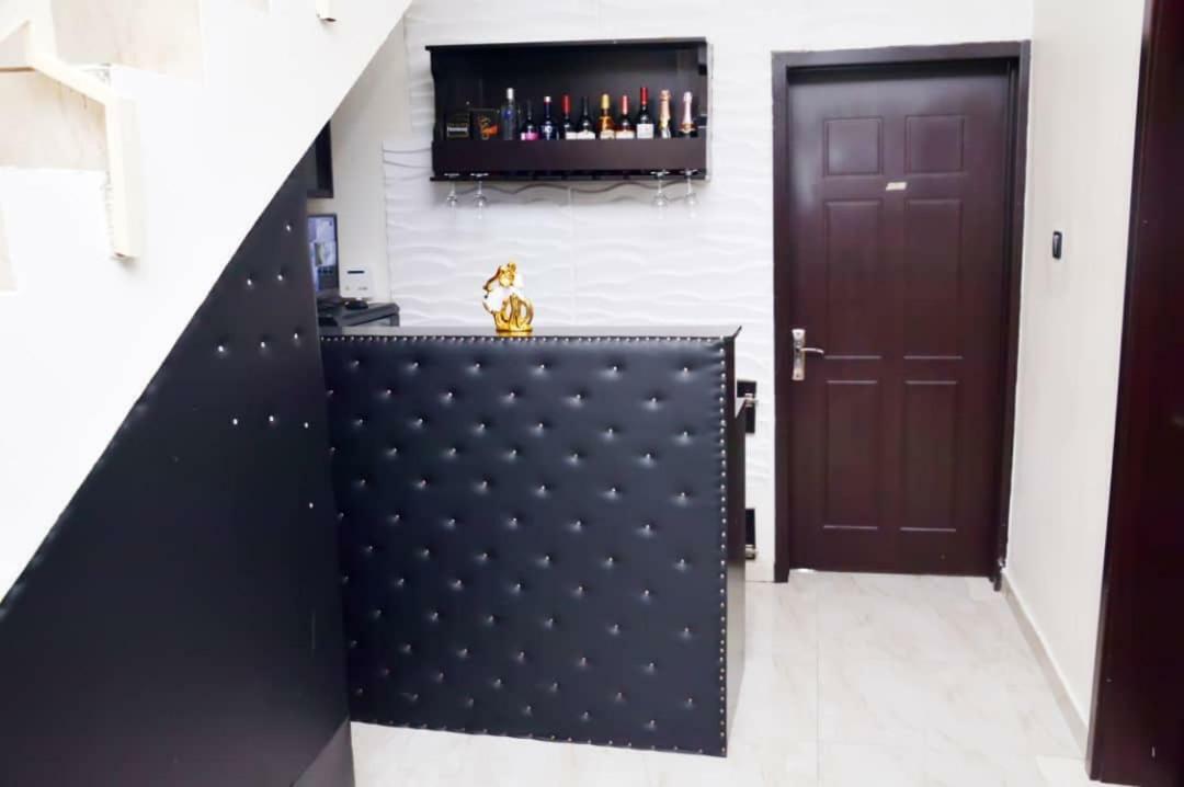 City Nest Hotel Ogombo Exterior photo